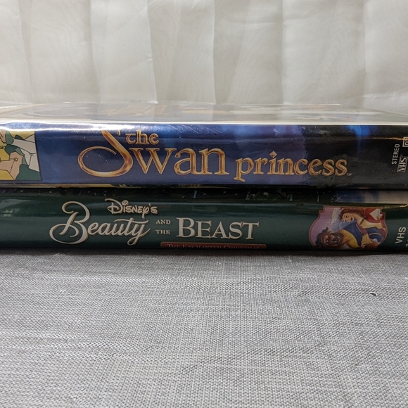 Disney Lot Of 2 VHS Beauty & the Beast A Enchanted Christmas Swan Princess Tapes - Picture 12 of 12
